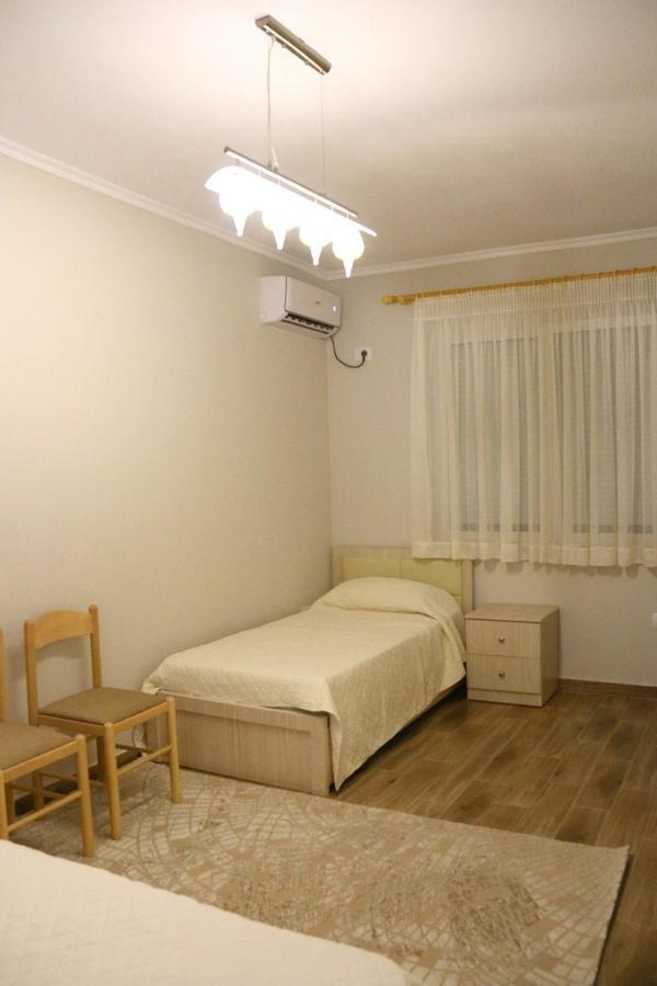 New Bazaar Arben'S Apartment Tirana Kültér fotó