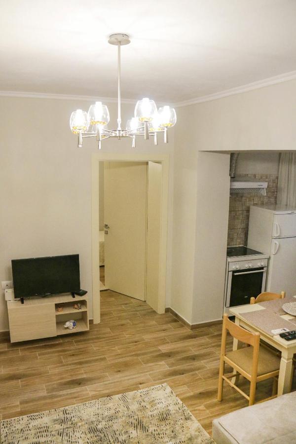 New Bazaar Arben'S Apartment Tirana Kültér fotó